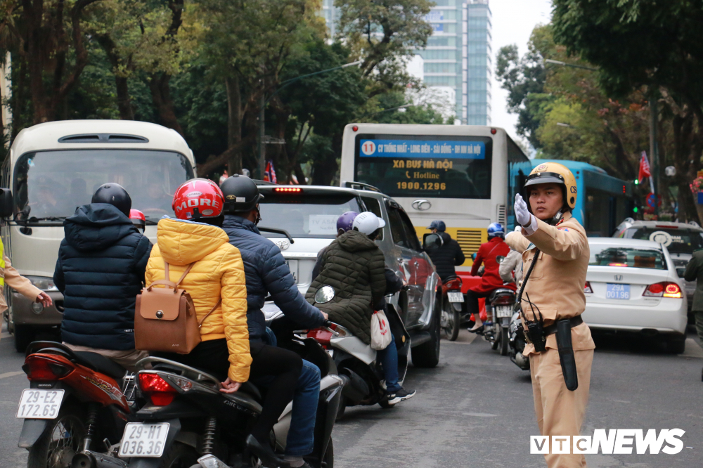 Hà Nội đưa xe bọc thép, Hummer chống đạn tăng cường an ninh trước thềm hội nghị Mỹ - Triều