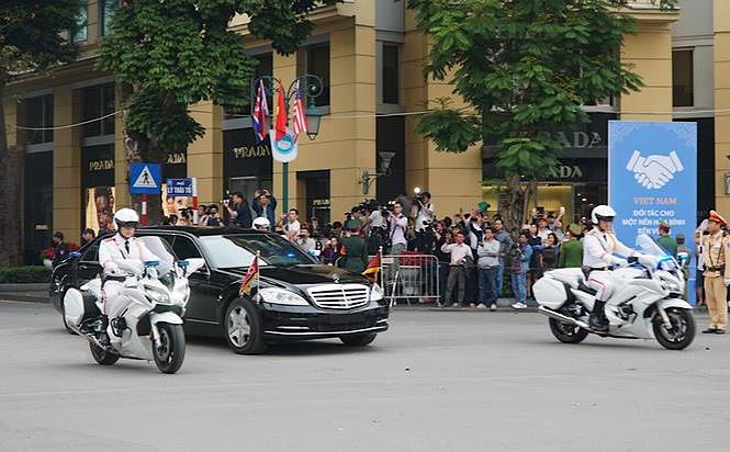 Trump-Kim rời thượng đỉnh sớm hơn dự kiến