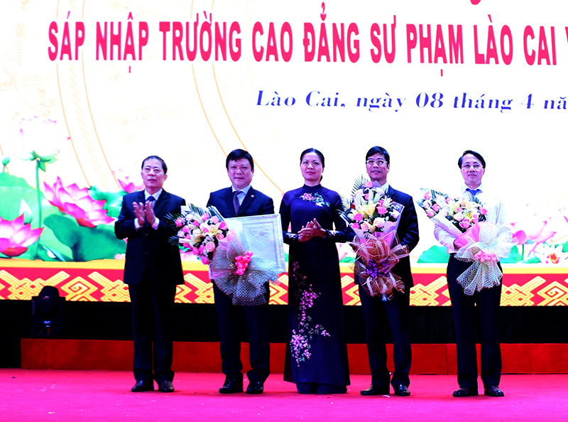 Lễ công bố Quyết định sáp nhập Trường Cao đẳng Sư phạm Lào Cai vào Đại học Thái Nguyên