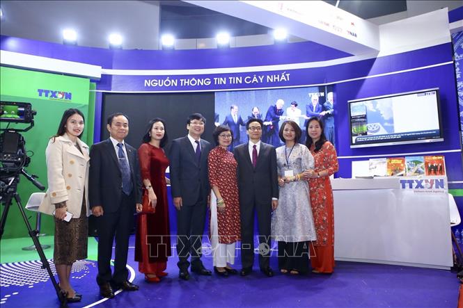 Phó Thủ tướng Vũ Đức Đam thăm Hội báo toàn quốc năm 2019