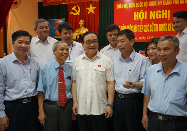 Chống tham nhũng để làm cho cán bộ không dám tham nhũng