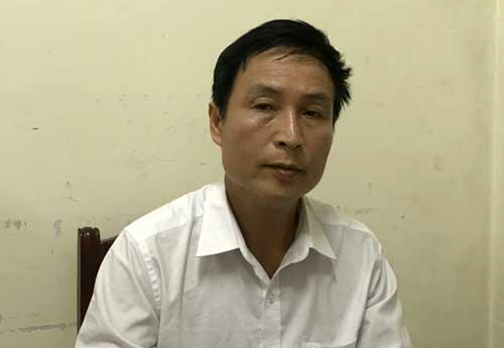 Giám đốc bị đâm chết khi chở nữ hiệu phó: Chồng cài định vị xe máy vợ