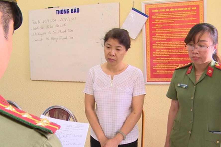 Nâng điểm thi ở Sơn La: Mang bài thi về, sửa đến khi "điểm đẹp" mới thôi