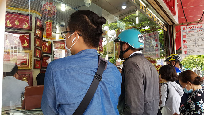 Mua bán ngoại tệ ở đâu thì không bị phạt?