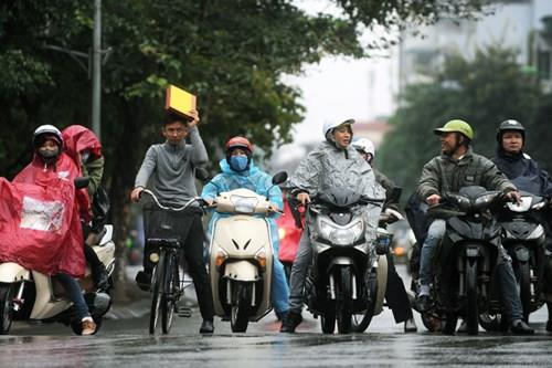 Thời tiết 18/10: Cả nước có mưa dông, miền núi phía Bắc thấp nhất 16 độ C