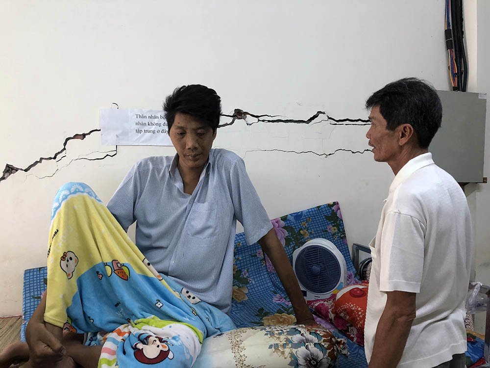 Nam thanh niên người Việt bất ngờ cao 2,5m sau đợt sốt kéo dài