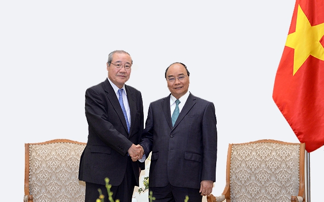 Thủ tướng Nguyễn Xuân Phúc tiếp Chủ tịch Tập đoàn Tài chính SMFG kiêm Chủ tịch Ngân hàng SMBC (Nhật Bản)