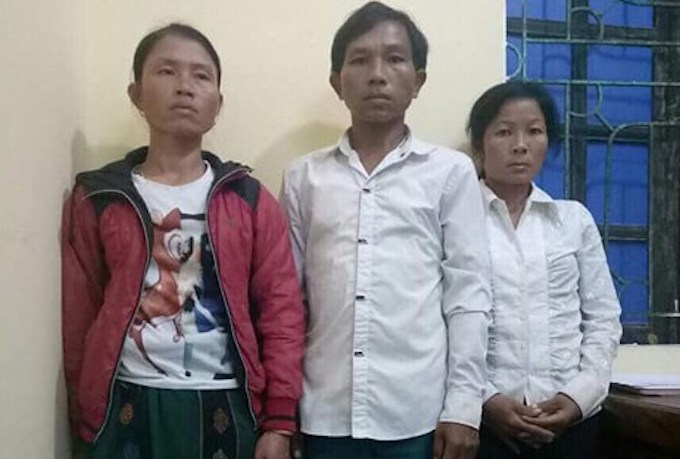 Bé gái 20 ngày tuổi được cứu trước khi bị bán