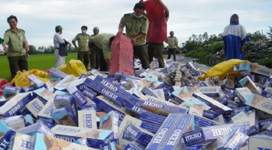 Thiệt hại 10.000 tỉ đồng/năm, đề xuất đấu giá thuốc lá nhập lậu