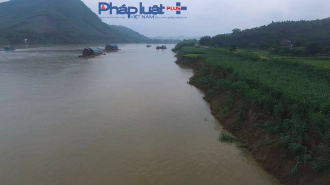 Tuyên Quang: Hàng loạt tàu khai thác, vận chuyển cát trái phép bị bắt giữ trên sông Lô